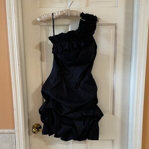 Elegant Black One-Shoulder Dress